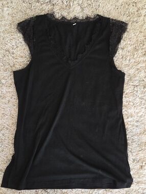 Black Lace Trim V-Neck Sleeveless Top